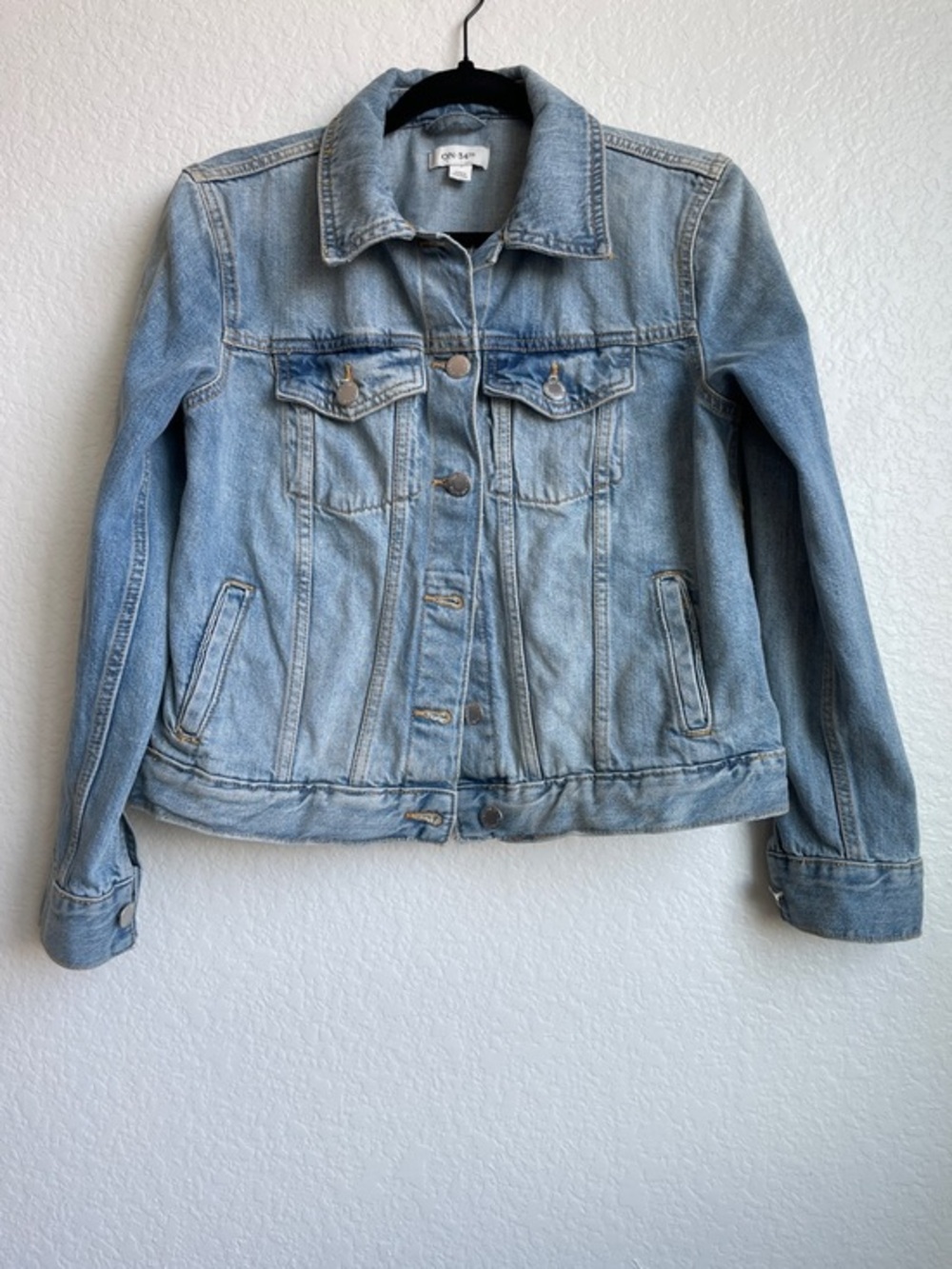 ON 34TH Light Blue Denim Jacket - Classic Trucker Style SMALL